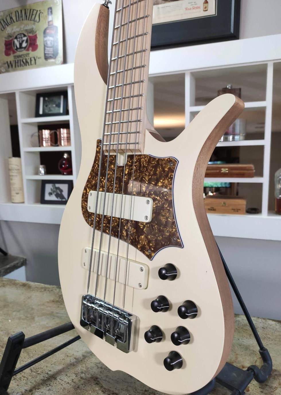 FBass BN5 Flat Carve top 09.jpeg
