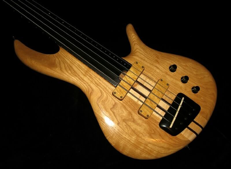 FBass9901sm.jpg