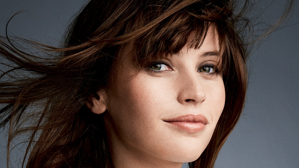FelicityJones01_top.jpg
