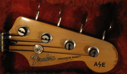 Fender%20P-Bass%20006.jpg