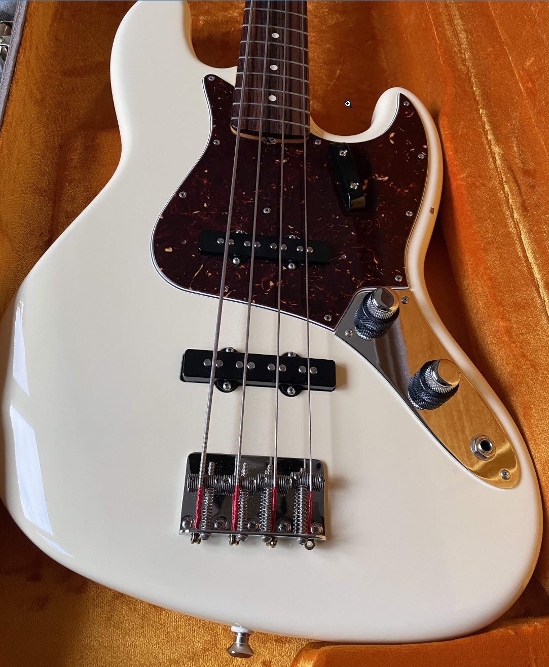 Fender 62 AVRI.jpg