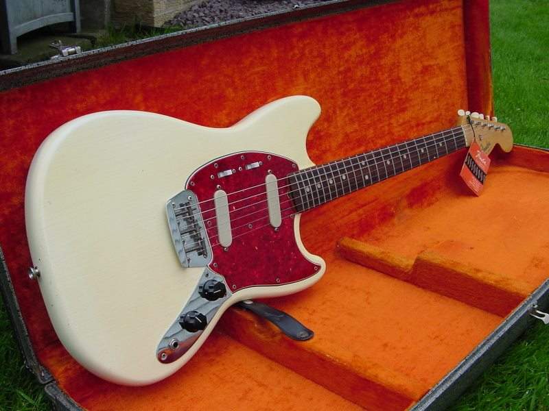 Fender Duo-Sonic II.jpg