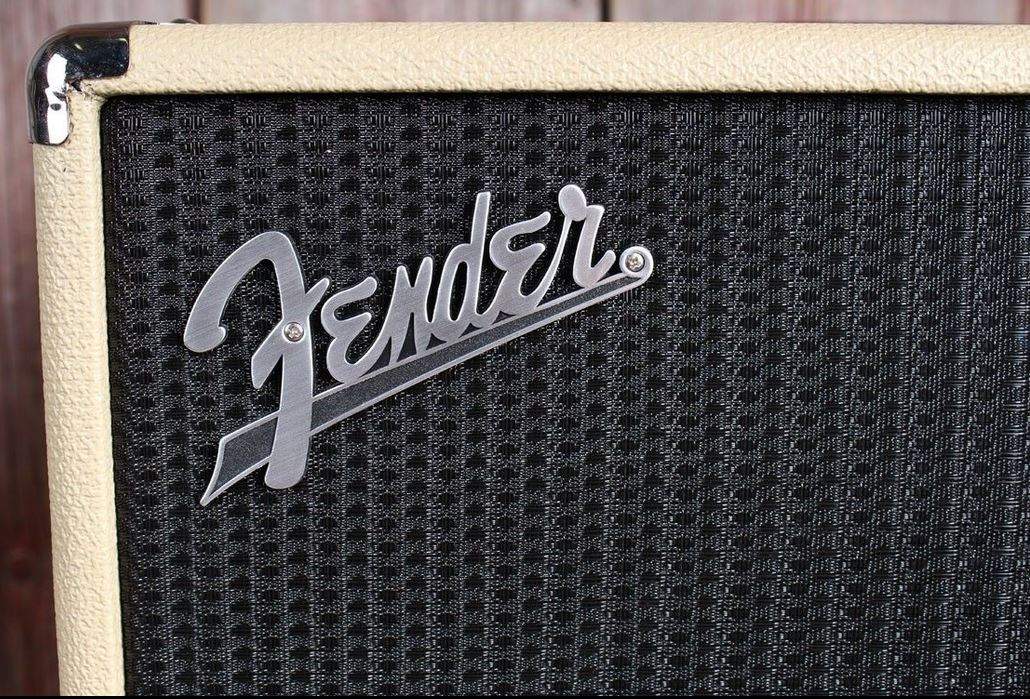 FENDER FRIDAY GRAPHIC 7.JPG