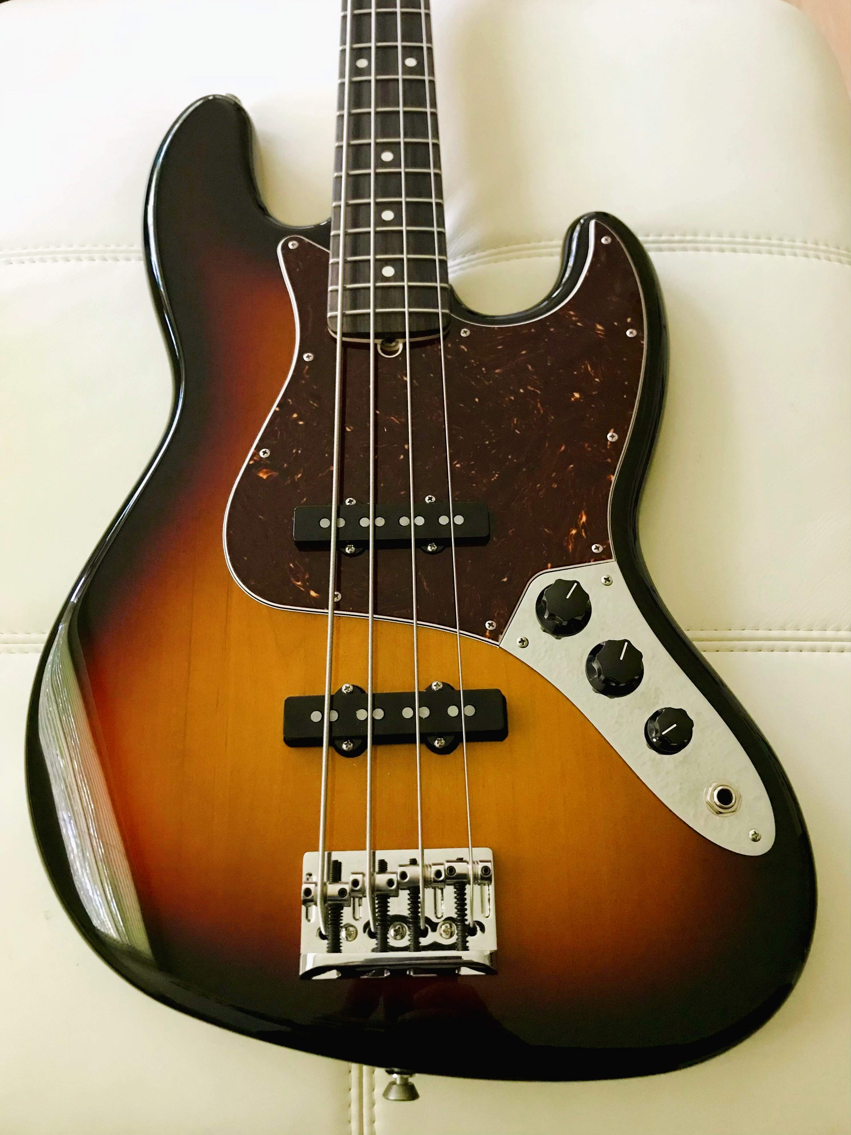 Fender Jazz Bass 2.jpg