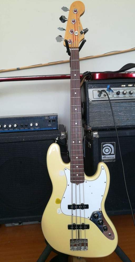 Fender Jazz II.jpg
