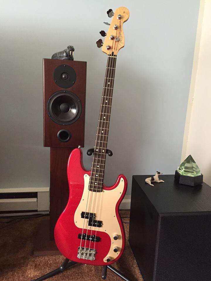 Fender mim Precision Special.jpg