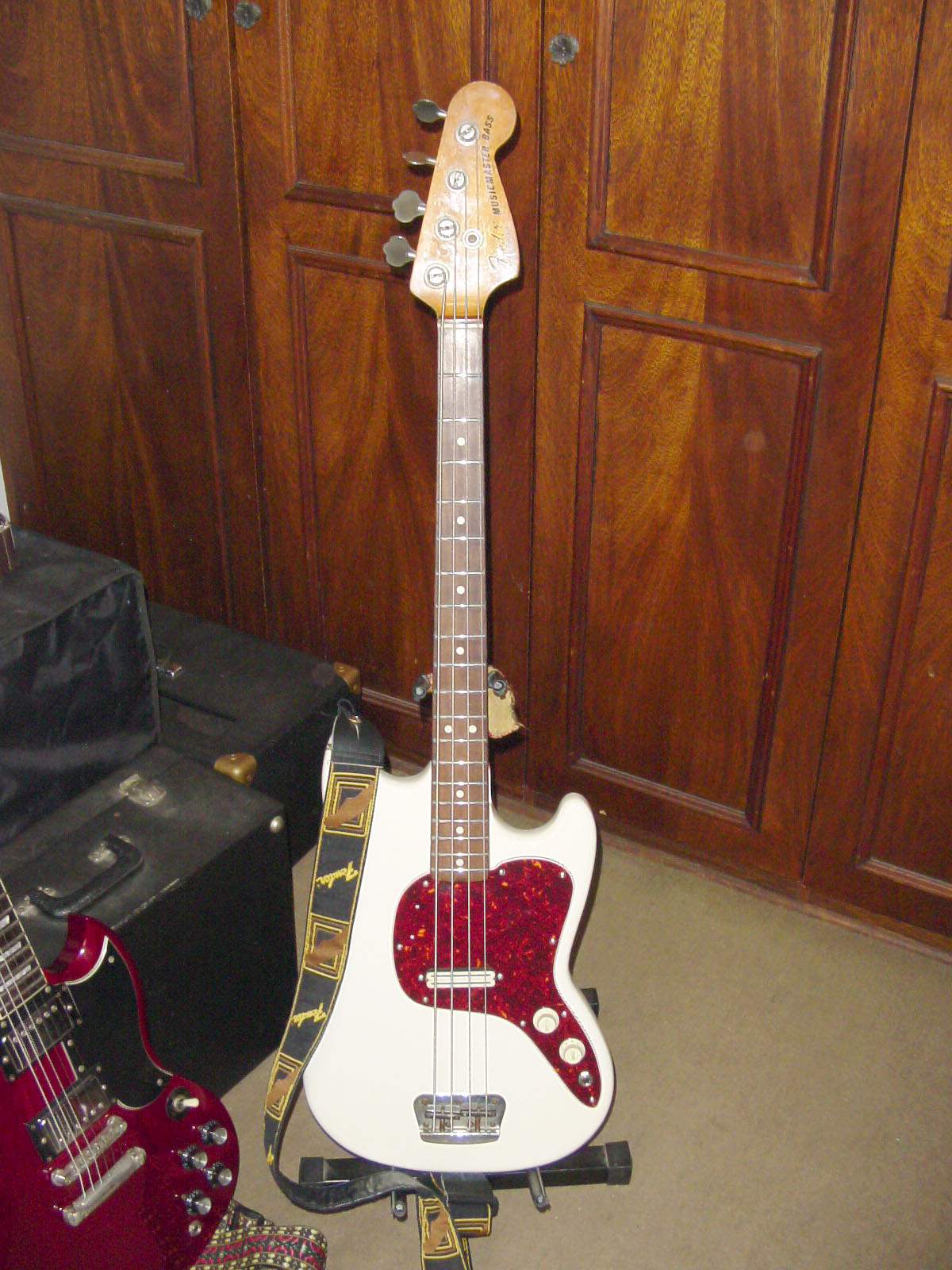 Fender Musicmaster.jpg