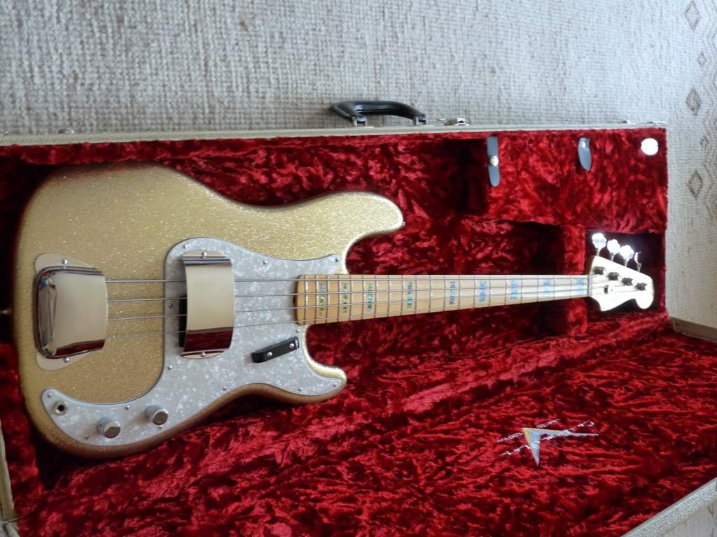 fender p 004.jpg