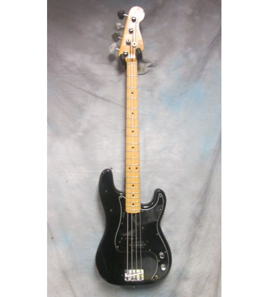 fender p bass 77.png
