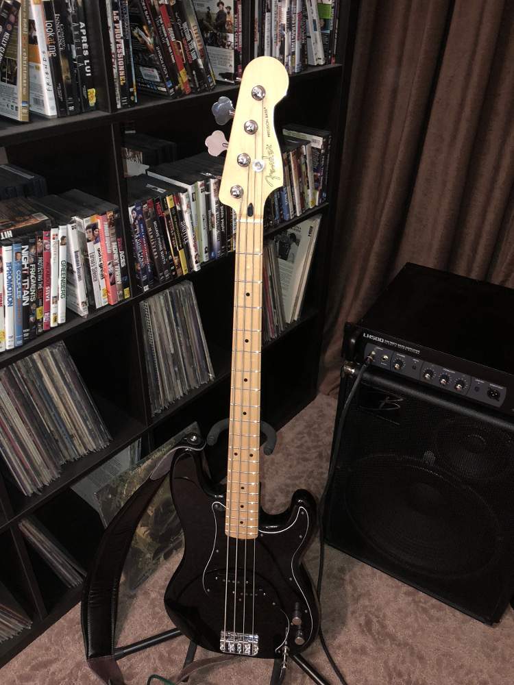 Fender P Bass.jpg