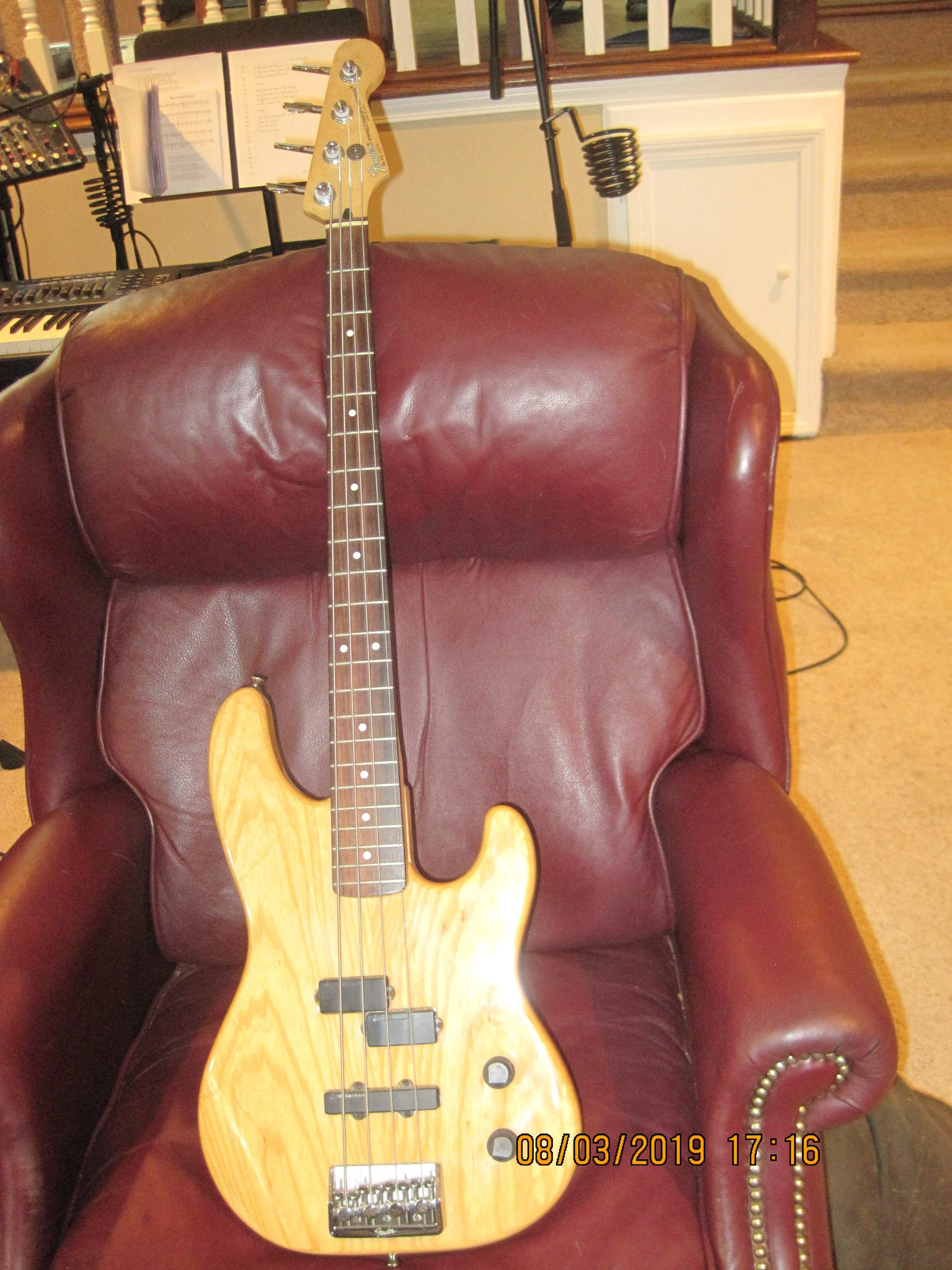 Fender Precision Plus Deluxe 1992.JPG