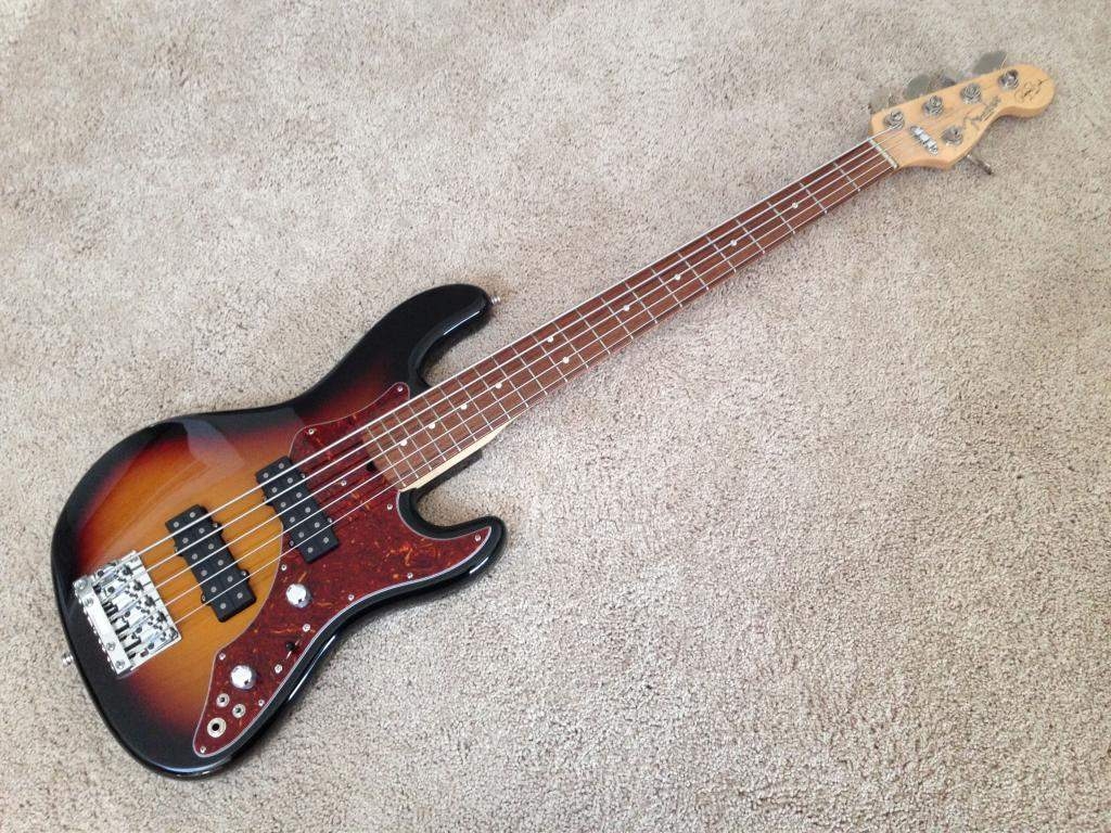 Fender Roscoe Beck - 1.jpg