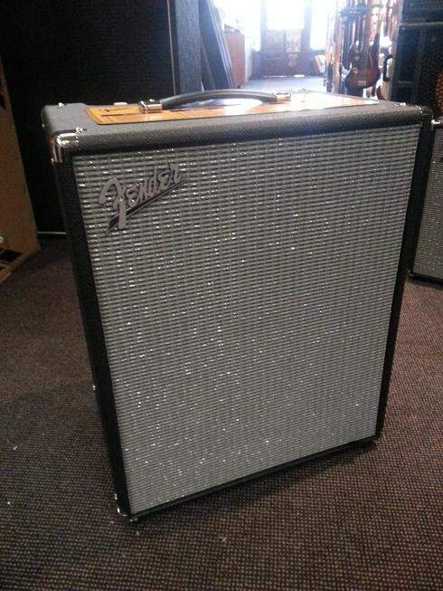 Fender Rumble 200.jpg