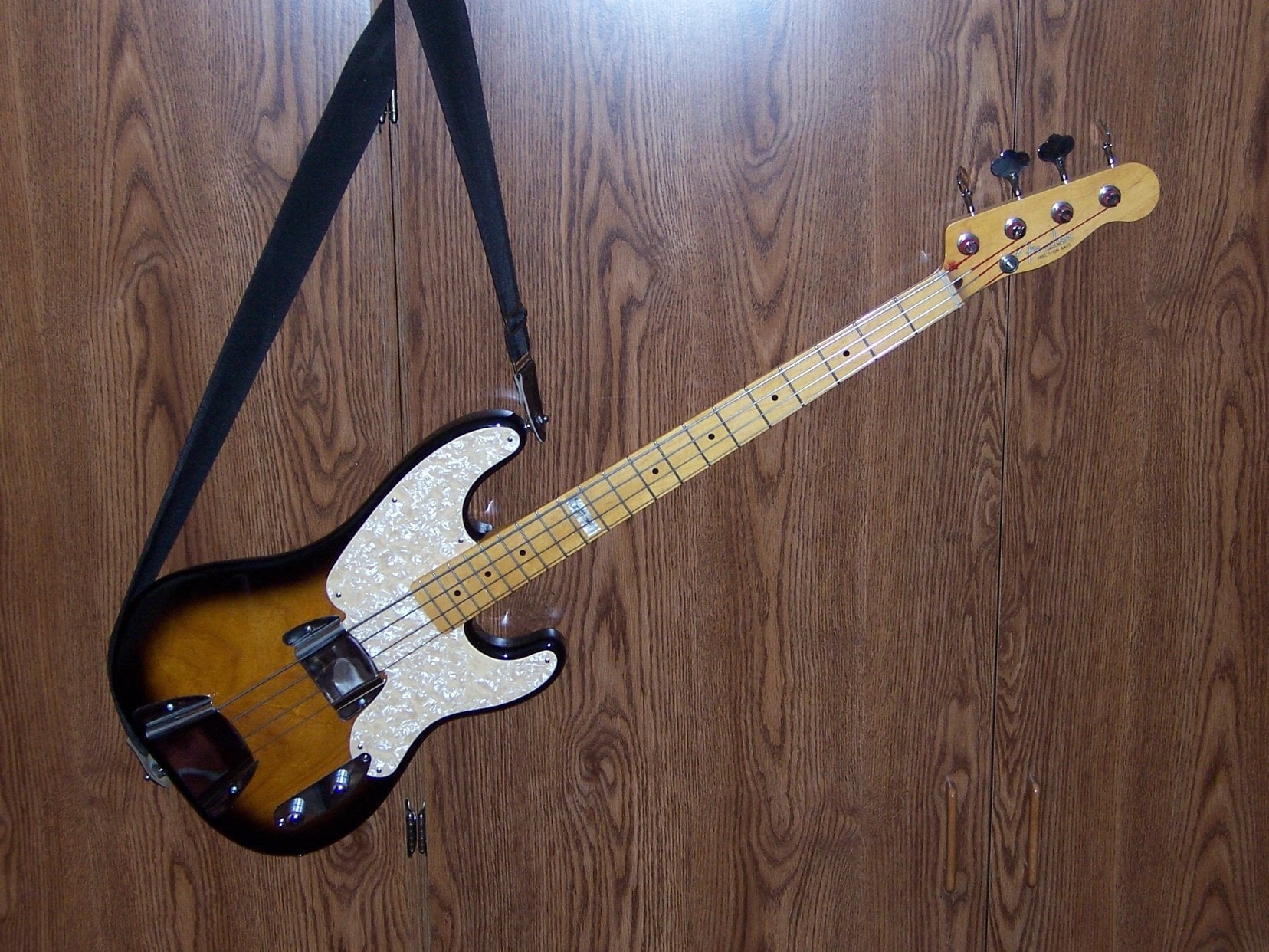 Fender Sting-01.JPG
