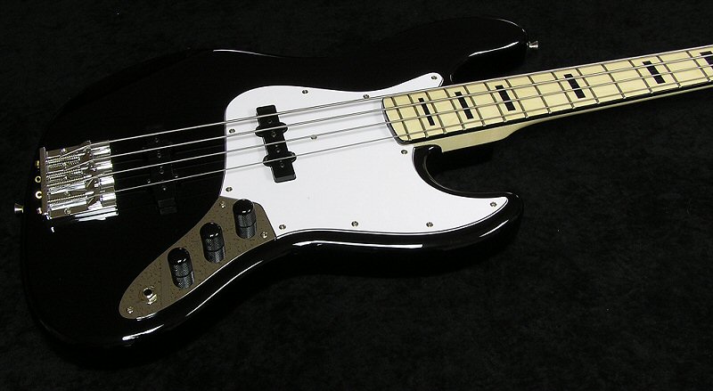 fender_geddylee_jazz_01.jpg