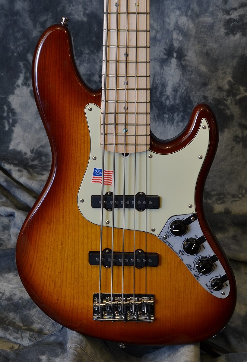 Fender_Jazz Bass Deluxe_2007(C)_top.jpeg