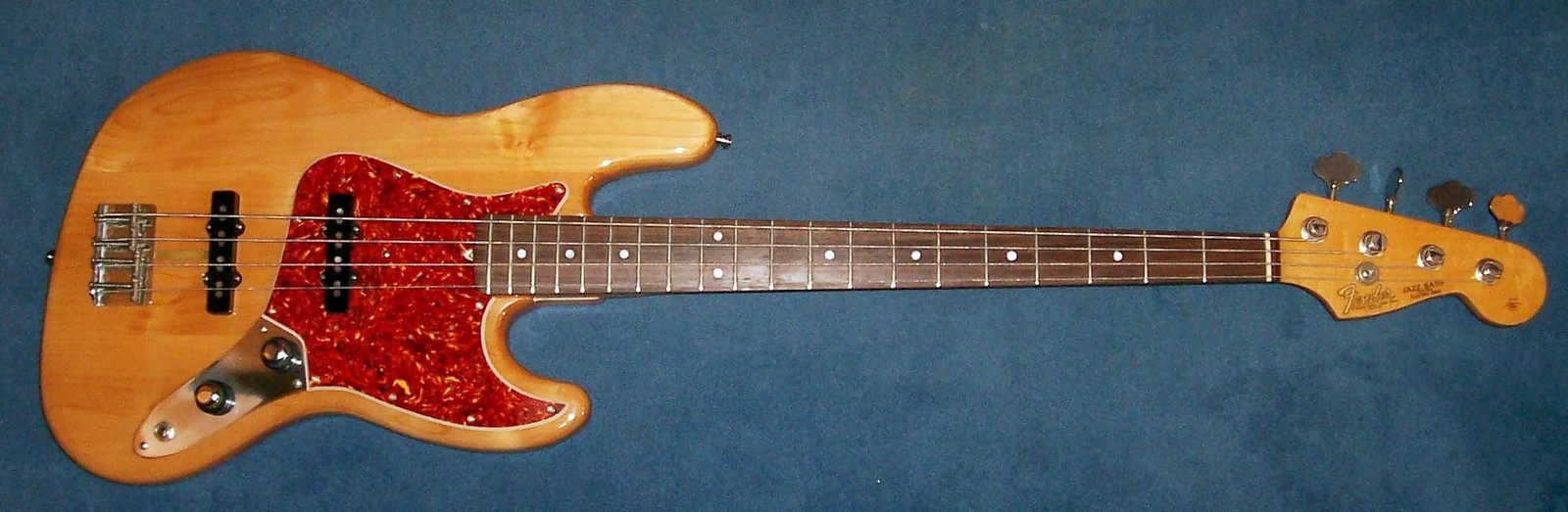 fender_jazz_bass_62.jpg