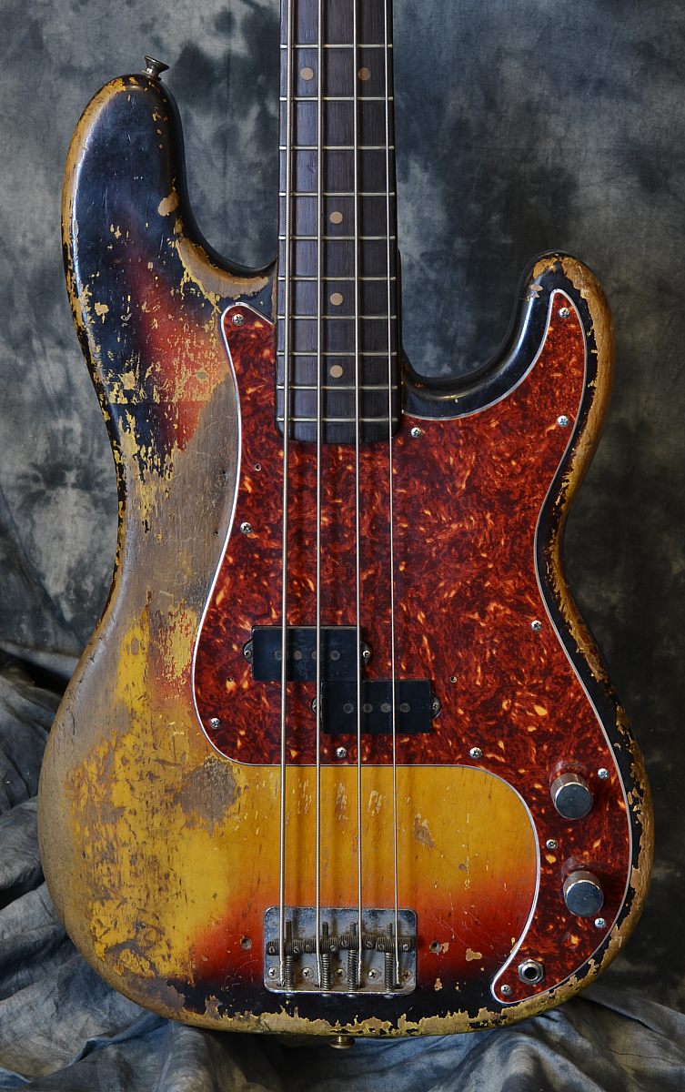 Fender_PBass_64(C)_top.jpg