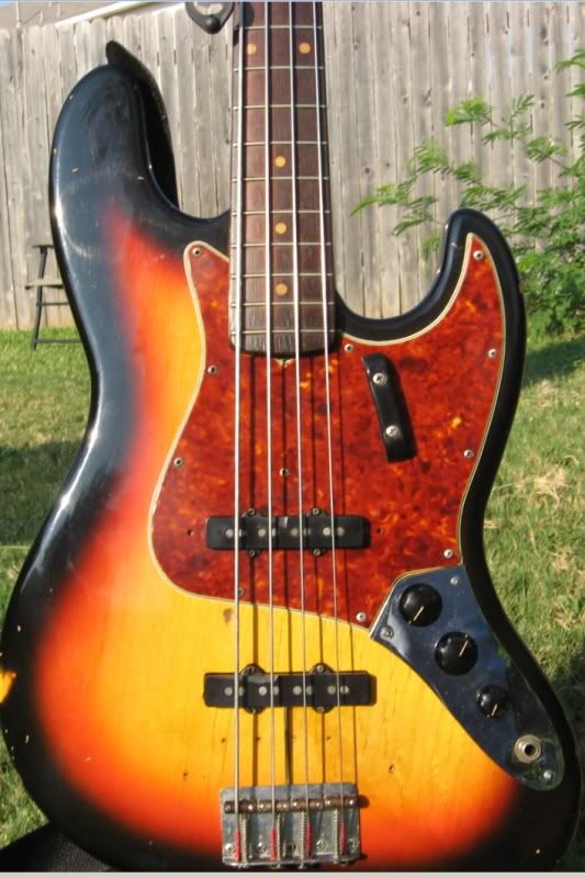 fenderbasses3.jpg