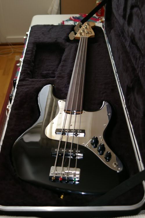 FenderJ-bass_front4.jpg