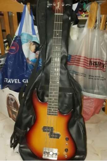fenderj2.jpg