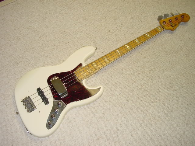 fenderjazz006.jpg