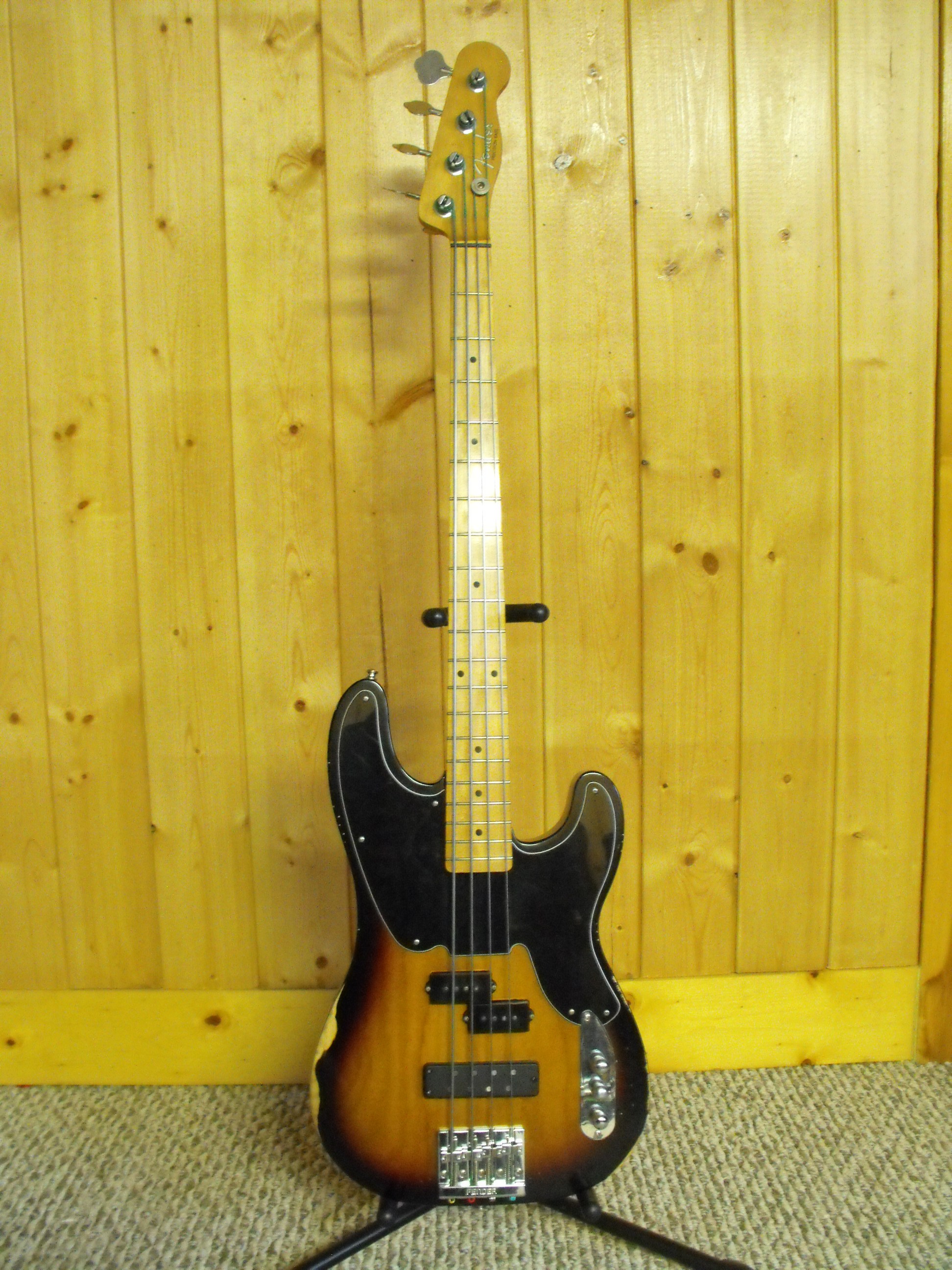 FenderMikeDirnt_210109_001.JPG