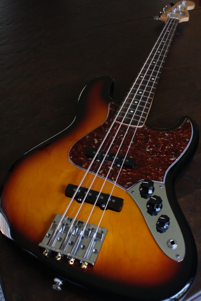 FenderMIMJazz-1.jpg
