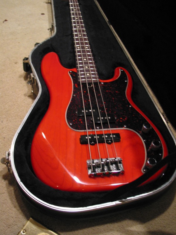 FenderP.jpg