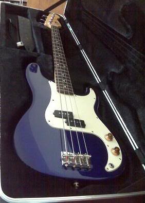 FenderP02.jpg