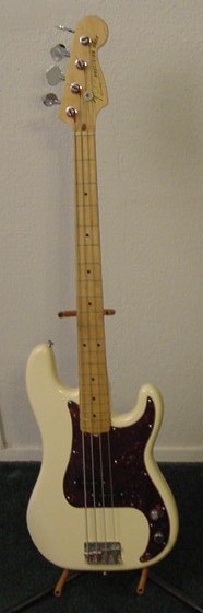 FenderPbass1.jpg