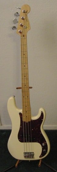FenderPbass1.jpg