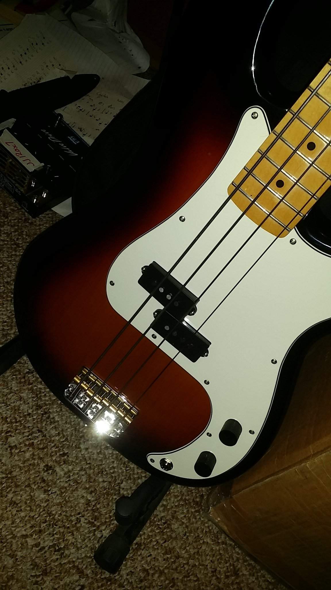 fenderpbassepiccustompickup.jpg