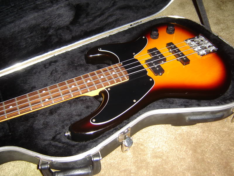 FenderPBassSpecial002.jpg
