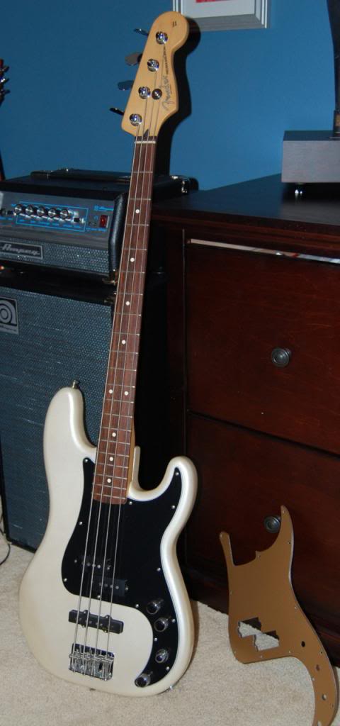 FenderPBassSpecialDeluxe-Front2_zpsbb68388f.jpg