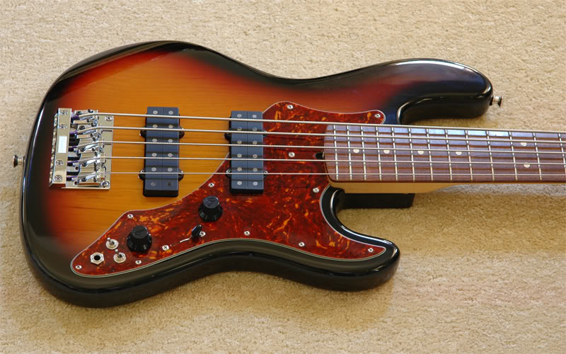 FenderRBVBody01W.jpg