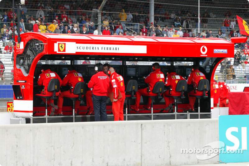 Ferrari Pitwall.jpg