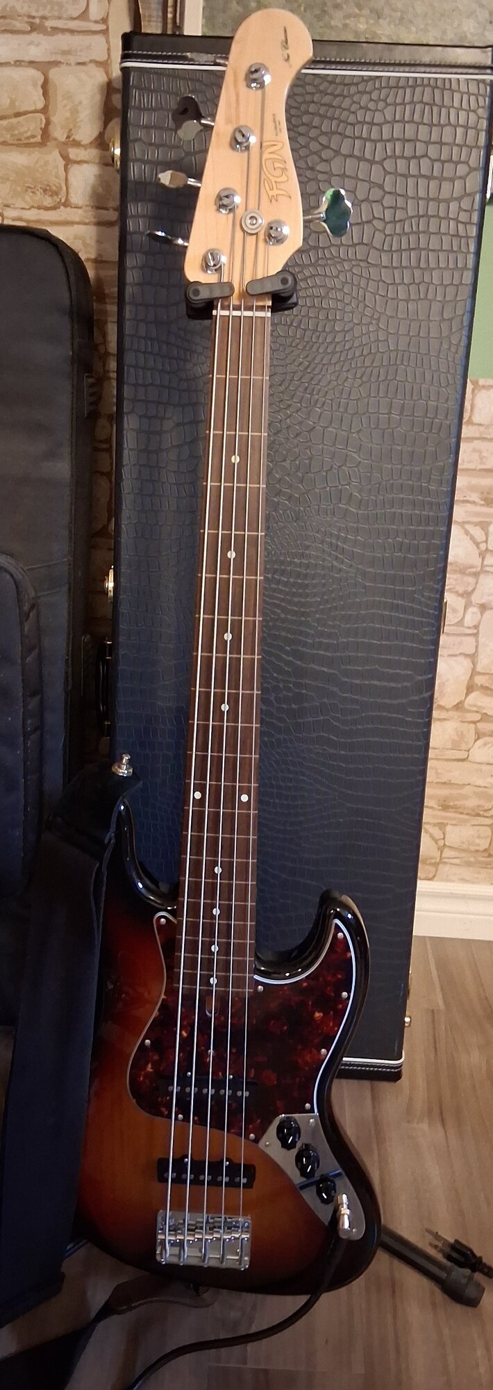 FGN Fretless 5.jpg