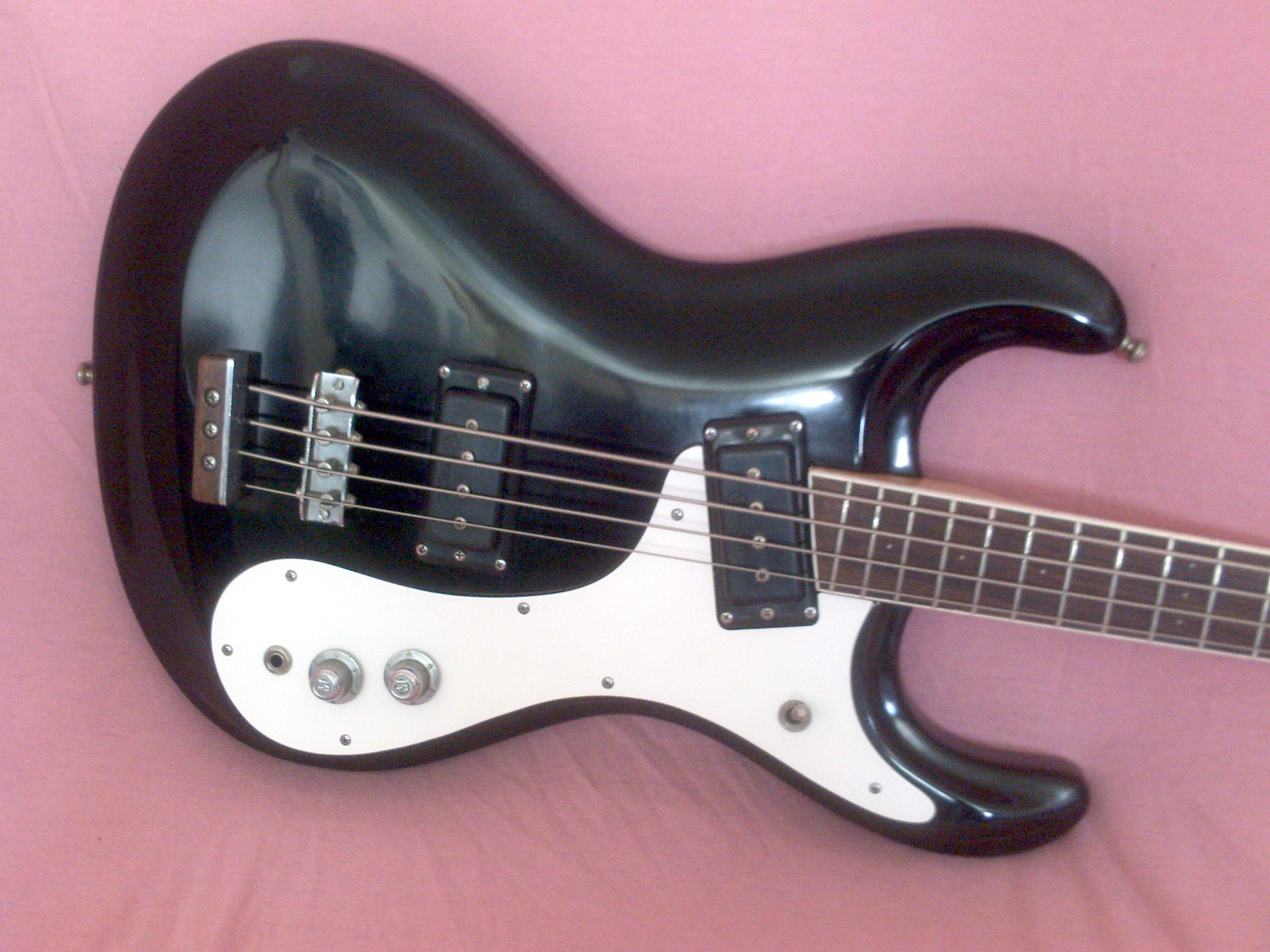finished mosrite 008.jpg