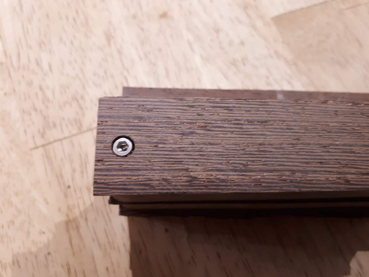 finished_pickup_cover_cap_screw.jpg