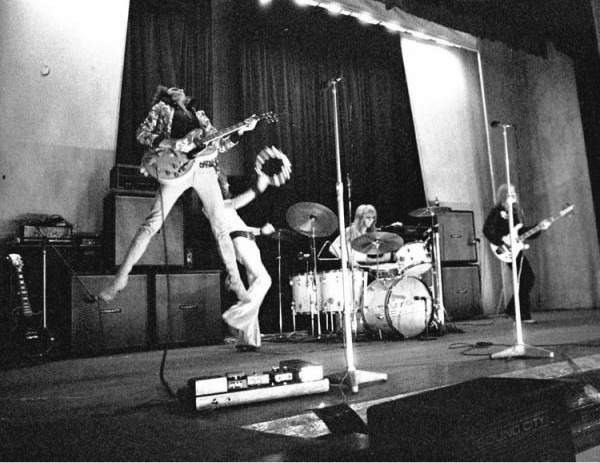 Flash-on-stage-3.jpg