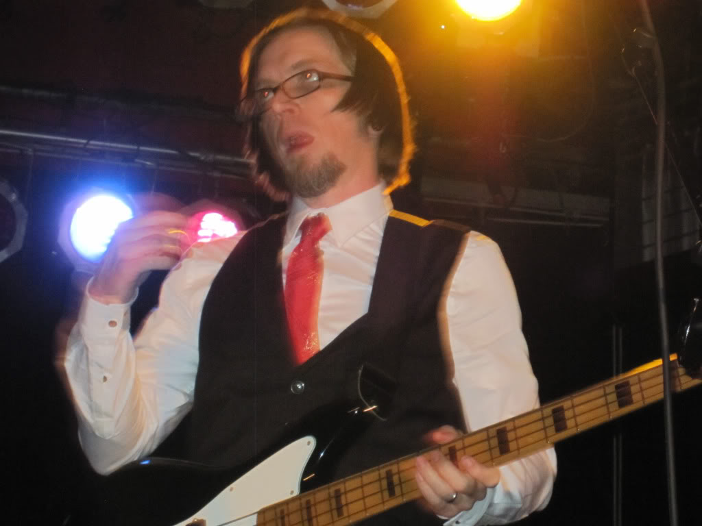 Foolassbassplayerresize.jpg