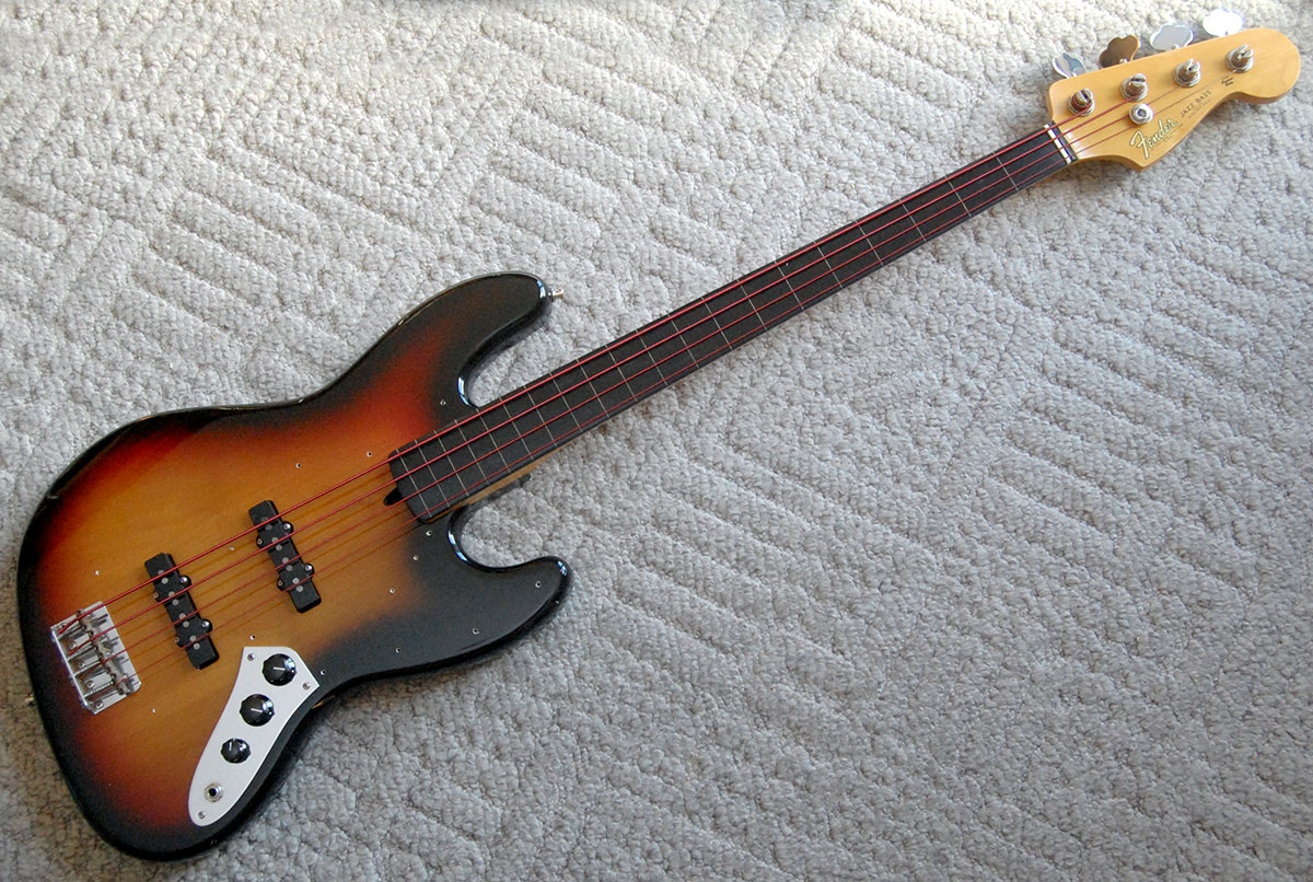 Fretless-1.jpg