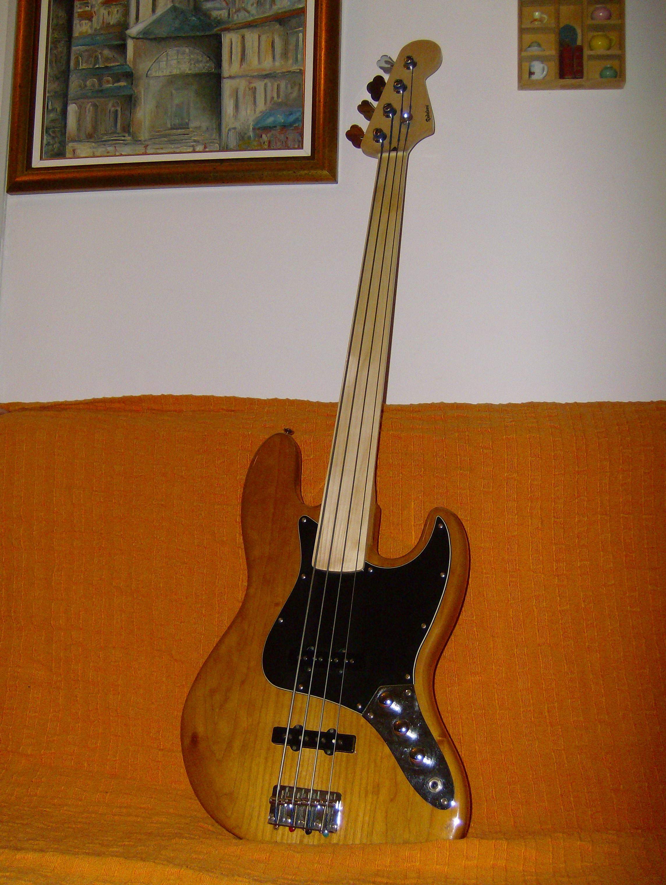 Fretless jazz.jpg