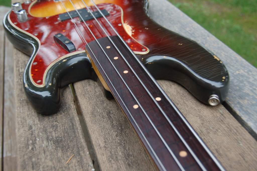 Fretless.jpg