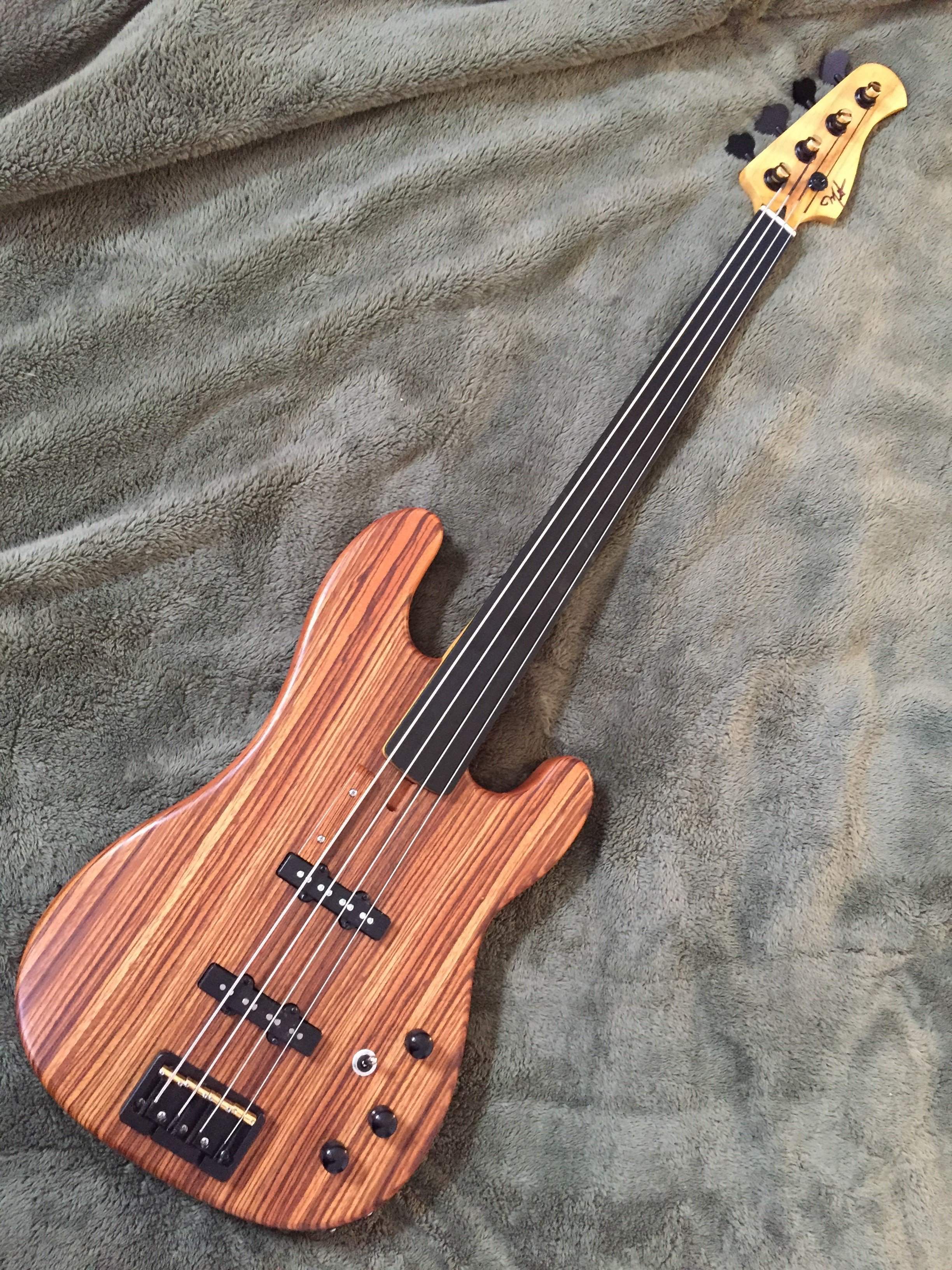 fretless.jpg