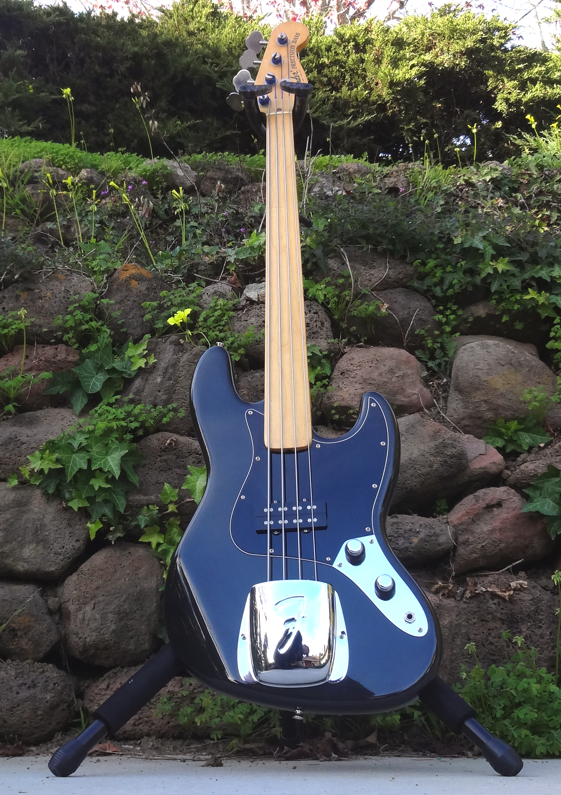 fretless maple low.png