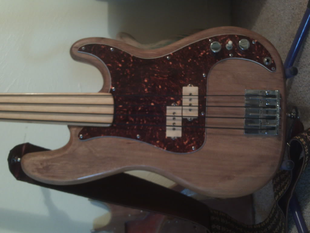 fretlessbadassness001.jpg