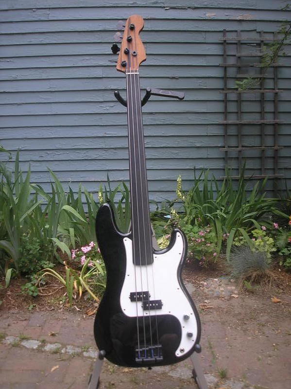 fretlessbass008.jpg