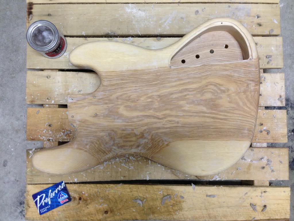 FretlessBuildPic08-GrainFilling02_zps78651100.jpg